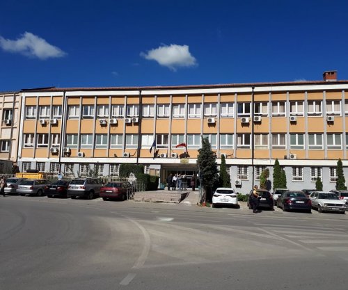 I kanos policët brenda gjykatës, arrestohet pejani