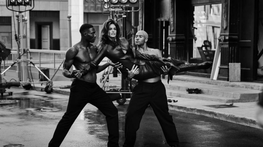 Cindy Crawford flet për guximin  bukurinë dhe lirinë e moshës  Mos kini frikë nga vitet