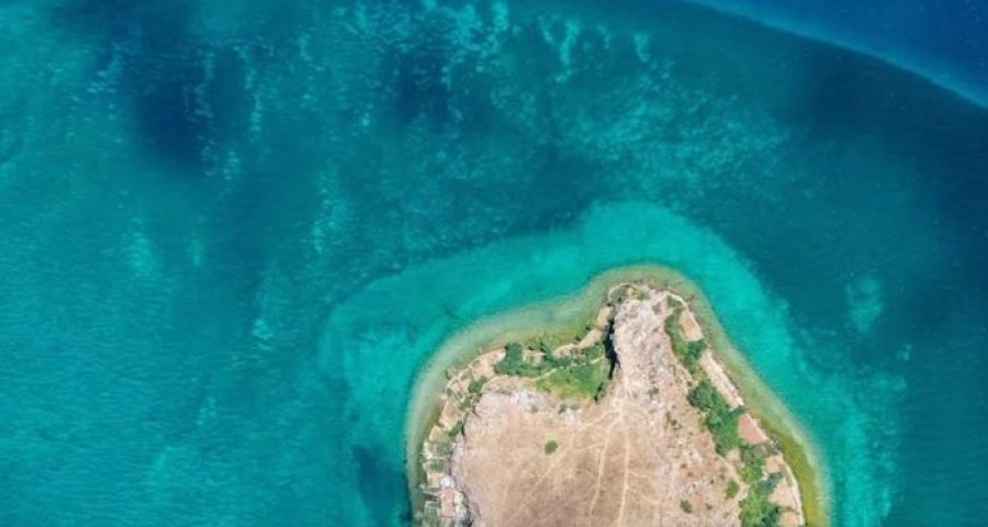 Edi Rama uron një fundjavë të mbarë me pamje nga fshati i bukur i Linit