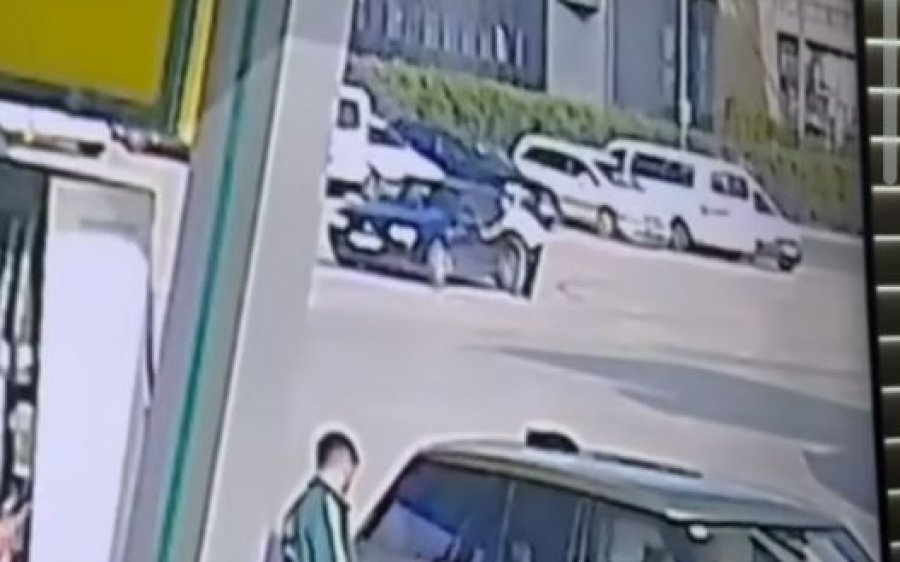 Vidhet një veturë në Fushë Kosovë  kërkohet ndihmë për ta gjetur