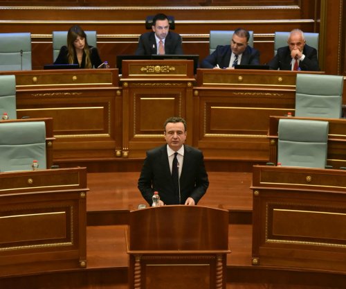 Nis seanca, Kurti prezanton qeverinë e re para deputetëve