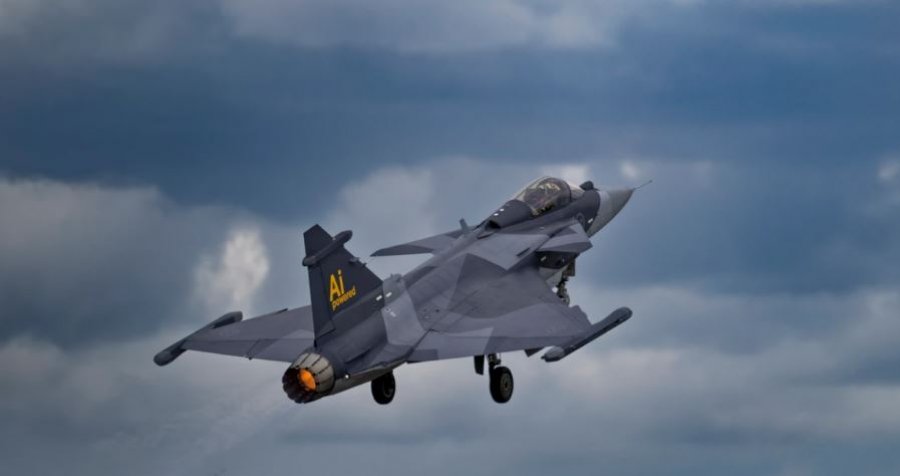 Ukraina pret 150 aeroplanë luftarakë Gripen nga Suedia