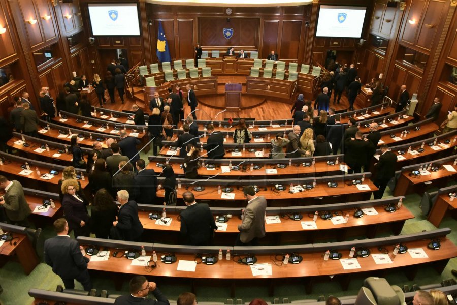 57 bllokime, asnjë qeveri- zgjedhjet që “ngrinë” Kosovën