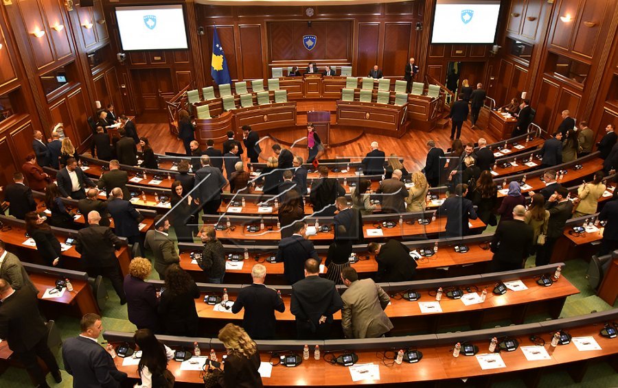 Ngërçi politik paralizon agjencitë shtetërore