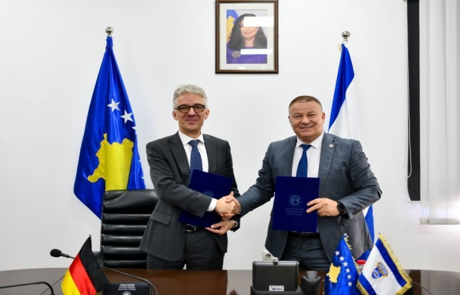 Ambasadori gjerman dhe Hoxha vlerësojnë bashkëpunimin e dyanshëm