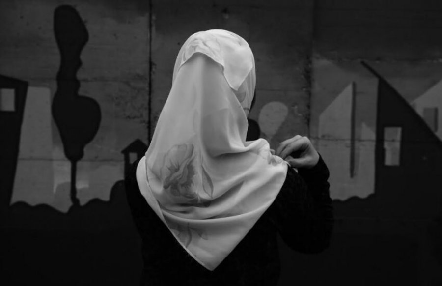 Supremja refuzon padinë, mbulesa islame në shkolla mbetet e ndaluar