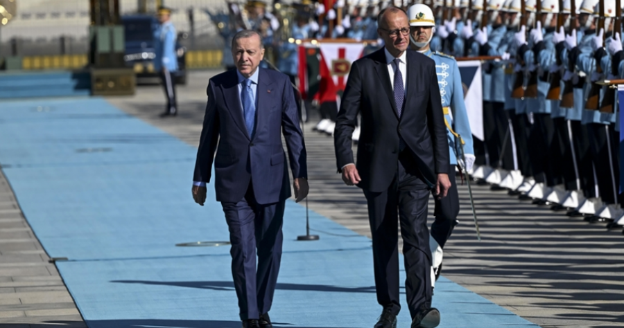 Erdogani pret me ceremoni zyrtare kancelarin gjerman Merz