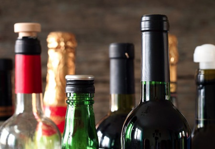 Dëmet që ia shkakton alkooli trupit 