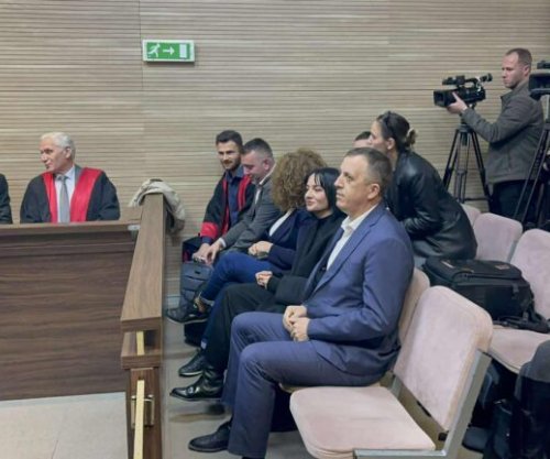 Sveçla mungon në seancën për gazin lotsjellës, pavarësisht urdhrit për sjellje me detyrim