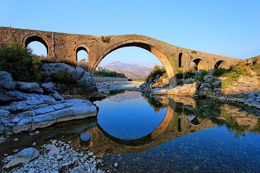 Rama: Ura e Mesit, një ndër atraksionet historike më të frekuentuara nga turistët