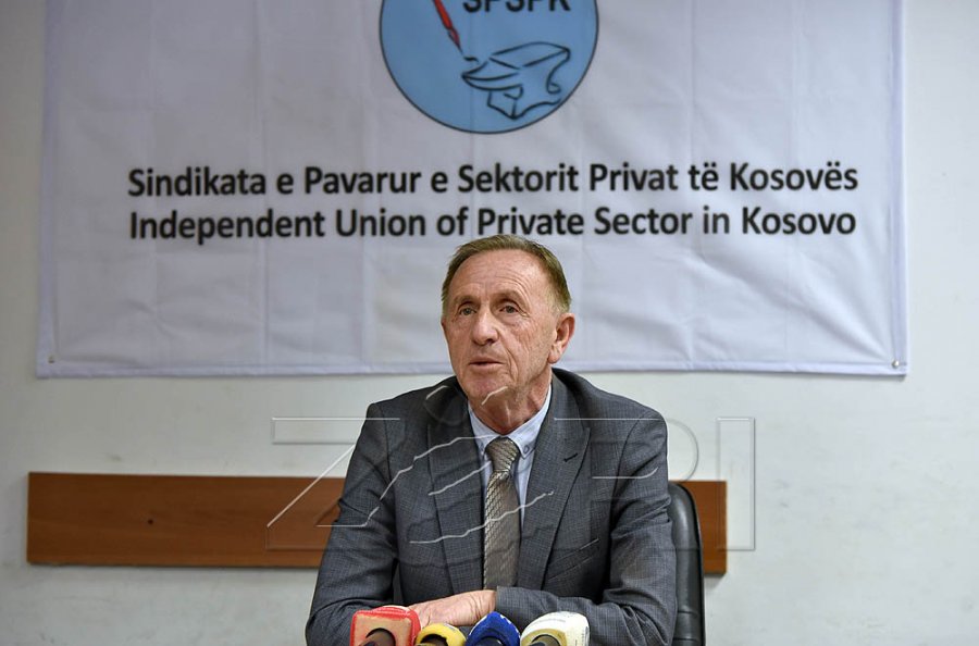 Sindikata e Sektorit Privat paralajmëron për grevë nëse nuk rriten pagat