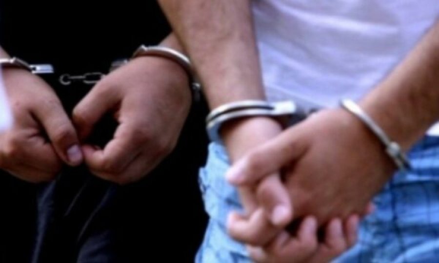 Ferizaj: Arrestohen tre persona për vjedhje në dy markete