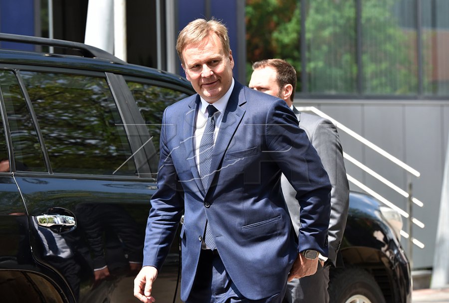 Dialogu Kosovë – Serbi mbetet i bllokuar, vizita e emisarit evropian pa rezultate