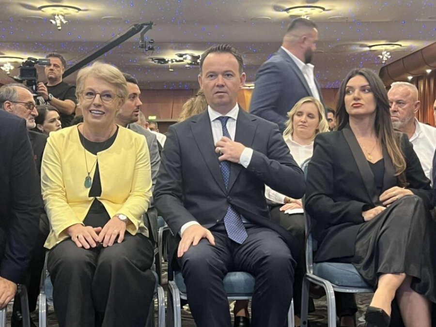 “Guxo” prezanton kandidatët për zgjedhjet lokale, Gërvalla dhe Peci kritikojnë Kushtetuesen dhe bllokadën institucionale
