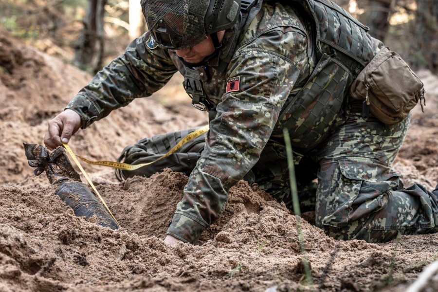 Ushtarë shqiptarë marrin pjesë në stërvitjen e NATO-s në Letoni