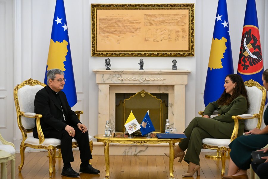 Osmani priti në takim Nuncin Apostolik për Kosovën, Luigi Bianco