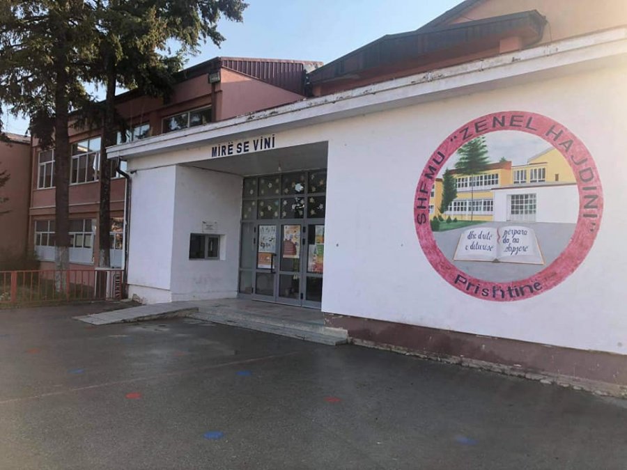 25 nxënës të shkollës “Zenel Hajdini” bojkotojnë mësimin, shkak ndërrimi i mësueses