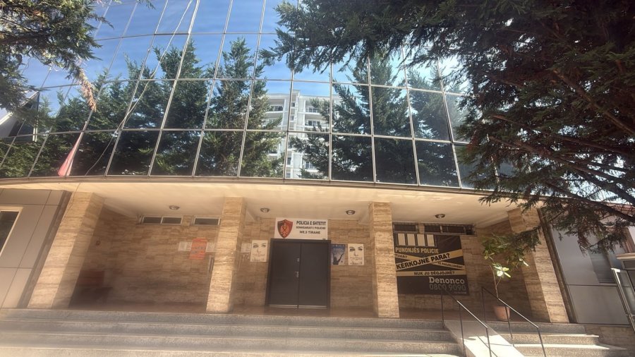 Vëllai i madh qëllon me thikë dy vëllezërit e tij në Tiranë