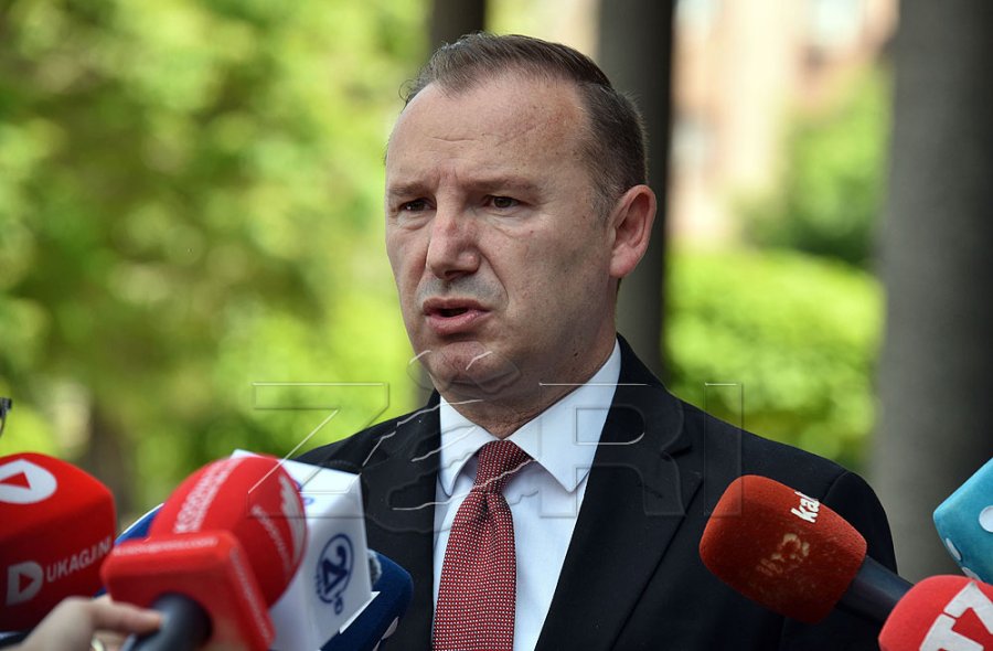 Zemaj reagon për aktakuzën ndaj Mujkës dhe Muzliukajt: Të jeni krenarë trimat e LVV-së, a ju zunë prapë a?