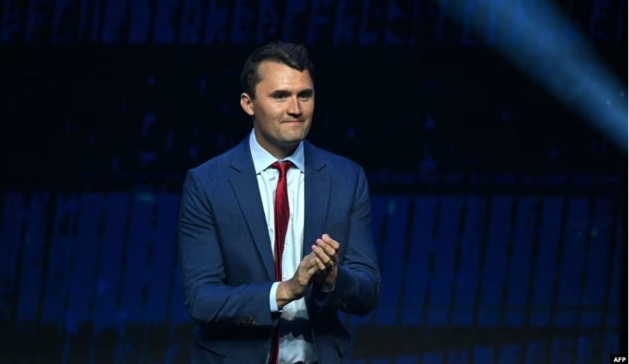Aktivisti konservator Charlie Kirk qëllohet gjatë një ngjarjeje në një kolegj në SHBA