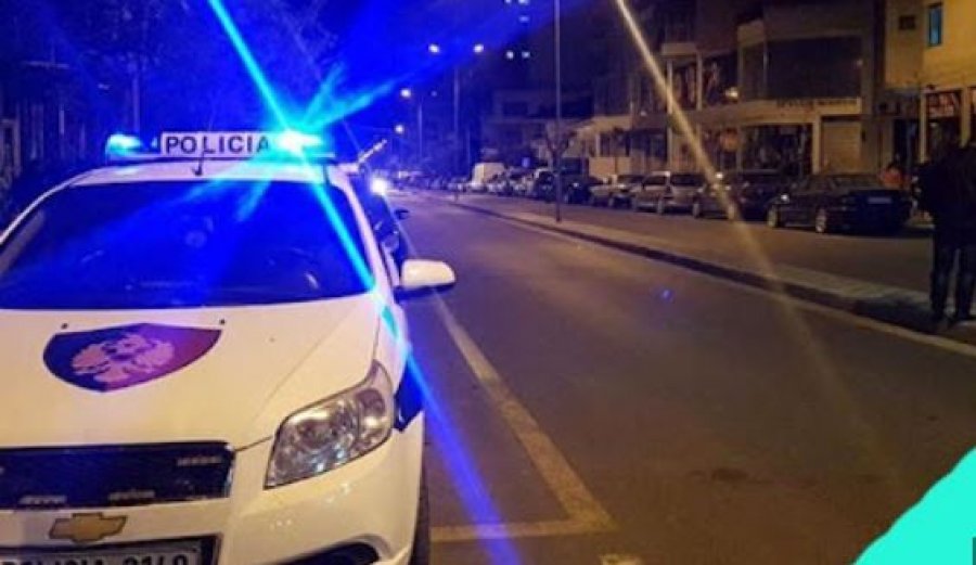 Turistja 57-vjeçare nga Kina vdes në një taksi në Durrës