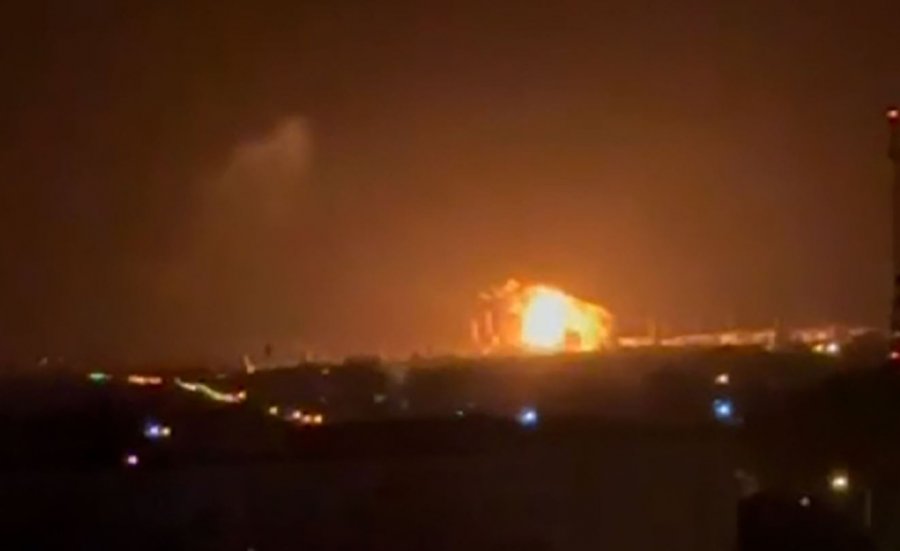 Ukraina sulmon me dronë rafinerinë kryesore ruse