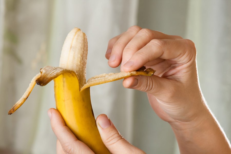 Çfarë i ndodh saktësisht trupit tuaj nëse hani banane për mëngjes çdo ditë?