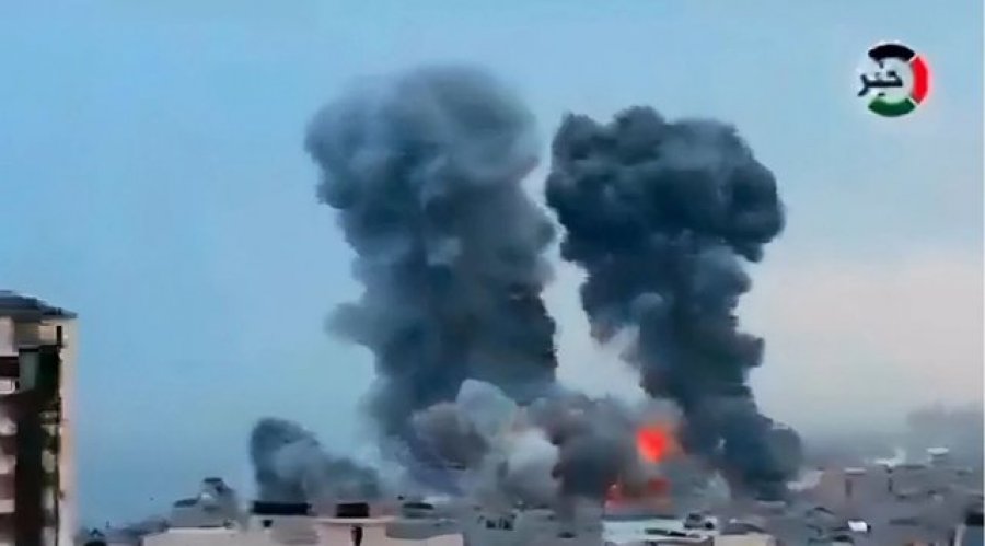 Izraeli bombardon një port në Jemen