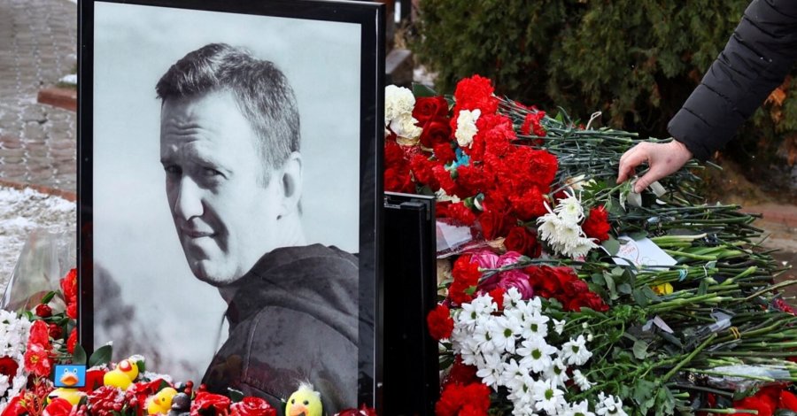 Navalny vdiq nga helmimi, thotë bashkëshortja e tij