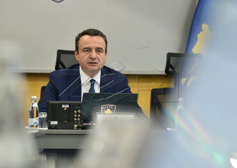 Kurti s'e mban premtimin, nuk shkarkoi ministrat e zyrtarët me aktakuza
