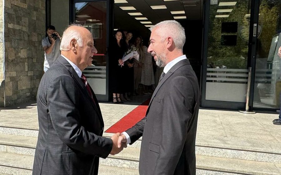 Moisiu viziton Mitrovicën e Veriut