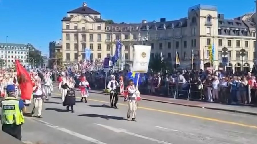 Rama: Në “Oktoberfest”, xhubleta shqiptare shkëlqeu me format e saj unikale
