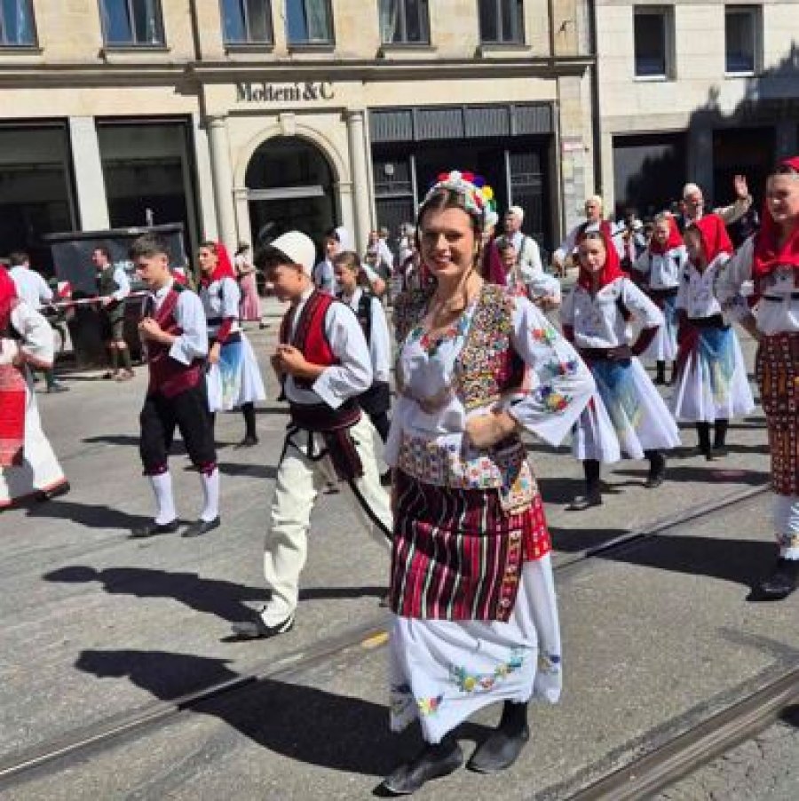 Tradita shqiptare “pushton” Oktoberfestin gjerman