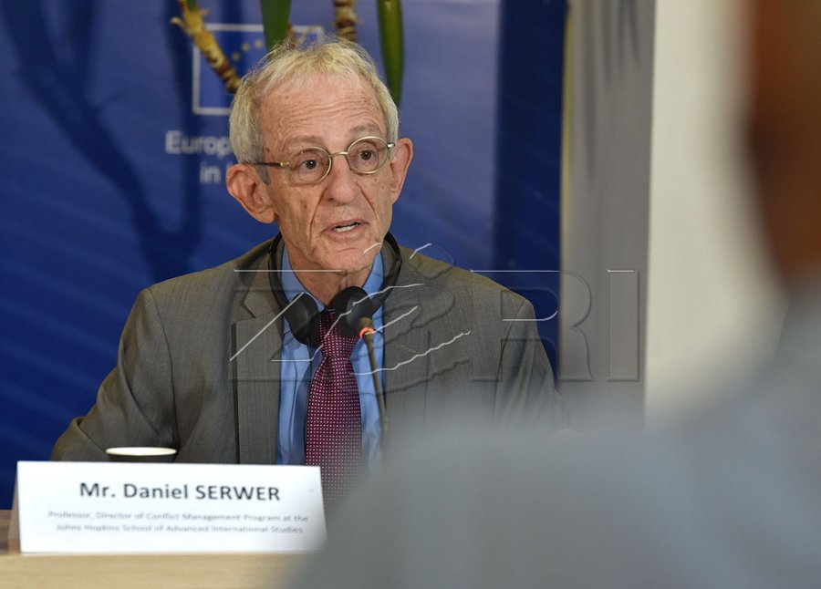 Serweri te Thaçi në Hagë- shpreson që verdikti të jetë i pandikuar nga milionat e paguara të evropianëve për Specialen