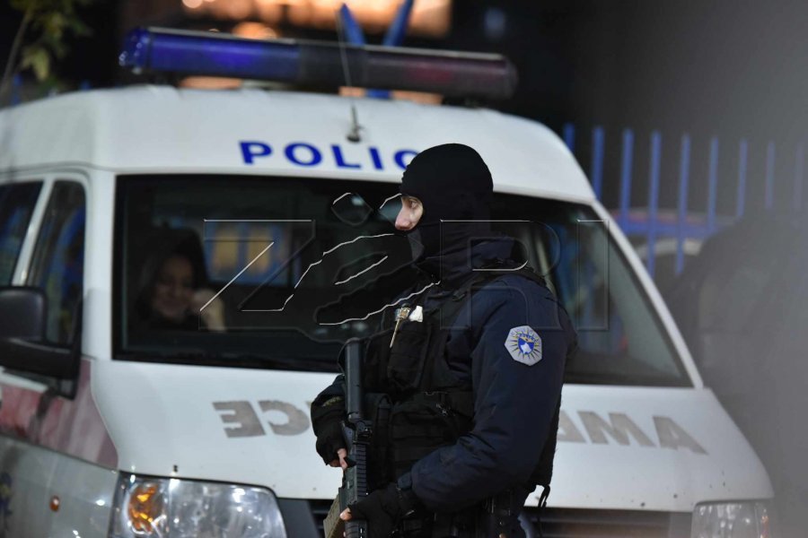 Policia arreston pesë femra dhe dy meshkuj nga Shqipëria në Podujevë, u kapën me drogë