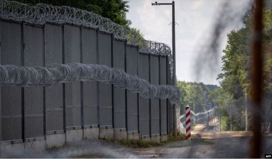 Polonia rihap kufirin me Bjellorusinë, teksa Kina synon të mbrojë rrugët tregtare