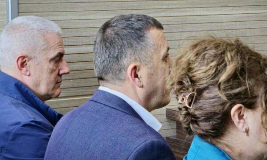 Gjykata lëshoi urdhëresë për sjellje me detyrim ndaj Sveçlës, Pacolli-Dalipit dhe Zybës - seanca pritet të mbahet në tetor