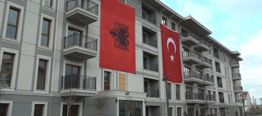 Turqia “pushton” Shqipërinë me para, del sërish investitori më i madh i huaj