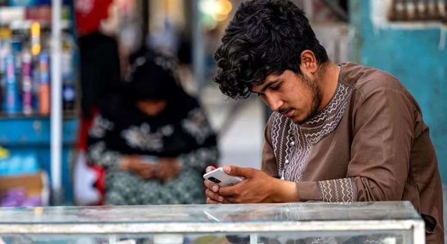 Ndërpritet telekomunikacioni në Afganistan nga talebanët
