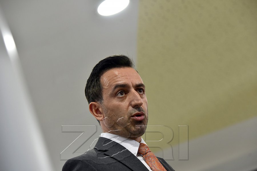 Basha viziton anëtarët e aksidentuar të KQZ-së, u ofron mbështetje