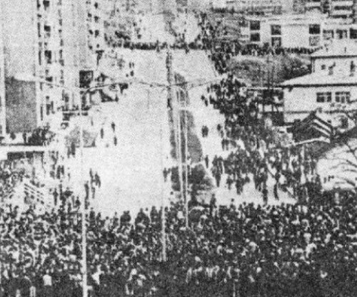 Seanca plenare nis me kujtimin e demonstratave të pranverës së vitit 1981