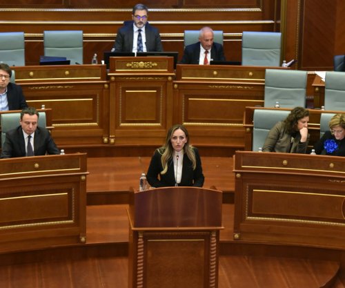 Bytyqi e AAK-së thotë se paga e 13-të ka krijuar ndasi mes qytetarëve