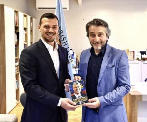 Endrit Thaçi i shkon për vizitë Përparim Ramës, ia dhuron librin autobiografik të babait