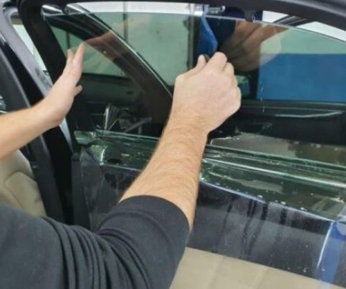 Vendim i ri, xhamat e zinj në vetura tashmë lejohen në Kosovë, legalizimi bëhet përmes A-TEST