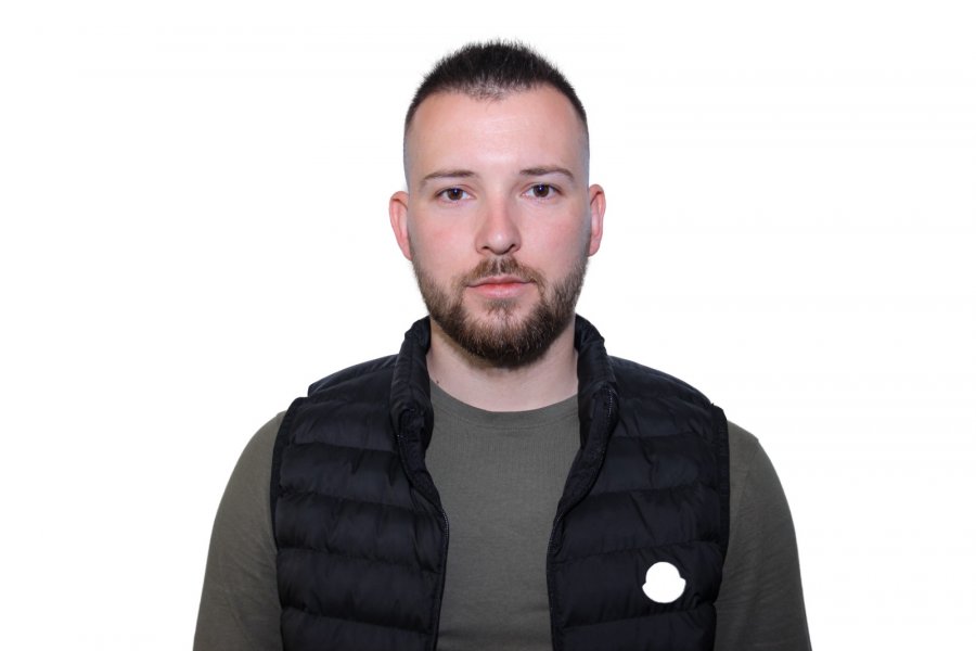 Vdiq pasi u gjet i plagosur tek varrezat, “Ibër-Lepenci” njofton se i riu ishe zyrtar i teknologjisë në këtë ndërmarrje