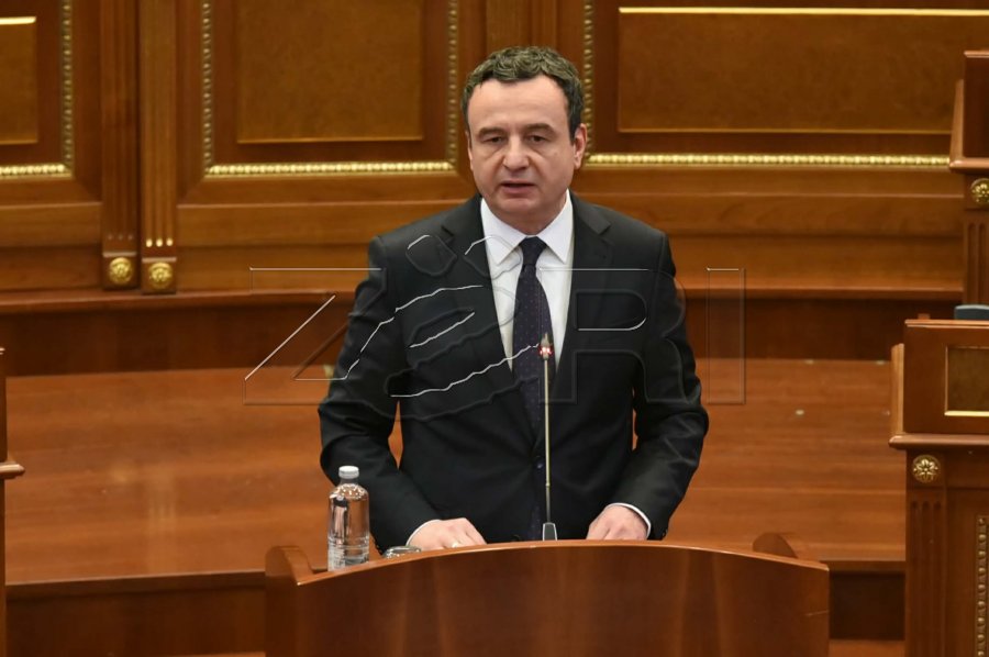 Kurti flet për mediat, përmend “raportimet për financime me thasë parash”