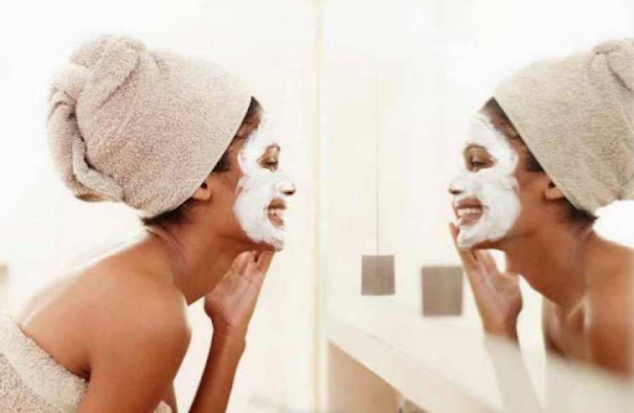 Si ta përdorni aspirinën për bukurinë e flokëve dhe lëkurës