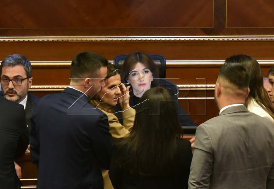 Renditja si pikë e rendit të ditës të draft rezolutës së PDK së  grupet parlamentare konsultohen me Haxhiun