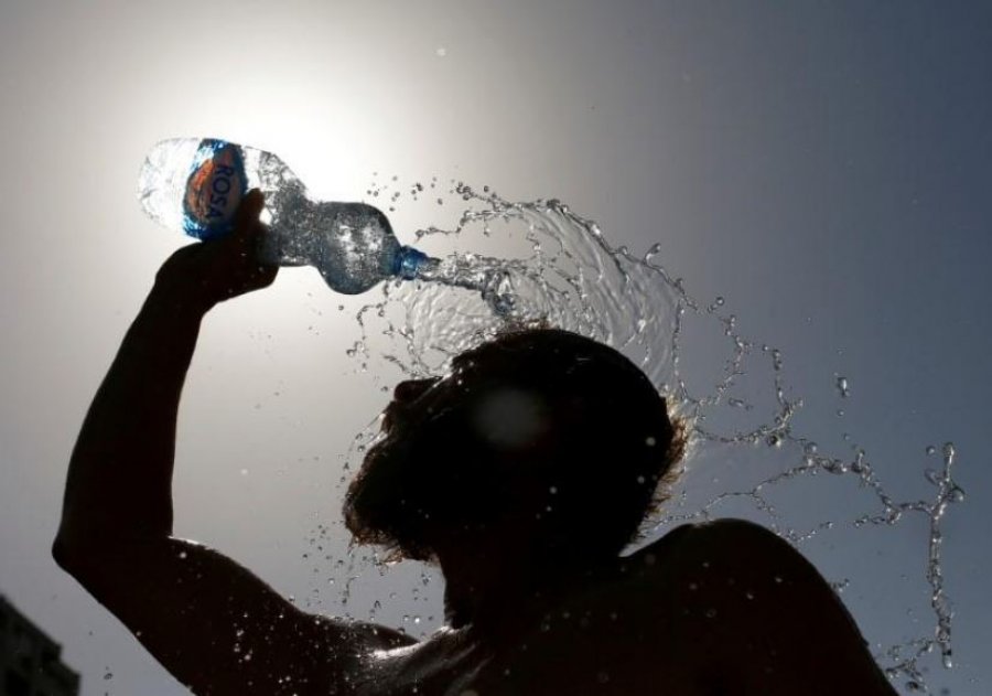 A e dini sa gjatë mund të mbijetojë njeriu pa ujë?