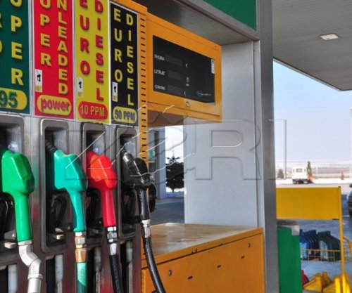 Qeveria e Shqipërisë ul me 20 përqind akcizën e karburanteve